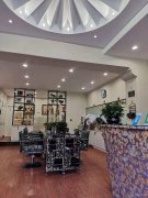 （成功案例）网红理发店转让 南公园西路成熟大型小区门面