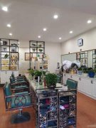 （成功案例）网红理发店转让 南公园西路成熟大型小区门面
