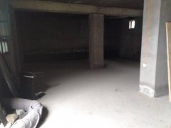 C5152厂房出租 位于昌吉市北沟二村结构性院落厂房出租