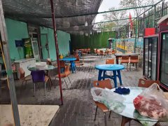 C5165迎宾路机修厂公交车站路口一号拌面王带烧烤大院转让