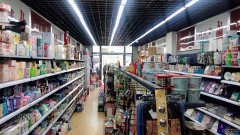 C5216喀纳斯湖路126中对面超市转让