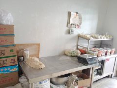 C5317店铺转让 昌吉市艺园阳光小区大门口第一家