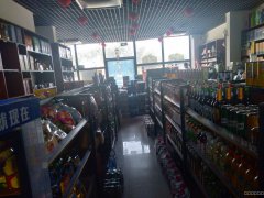 C5681店面转让 位于五家渠新华东街滨河大院小区第一家