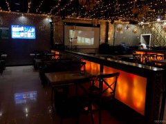 5740米东区华都美食街火锅店转让