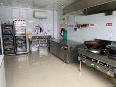 C5799店面转让 位于昌吉市长宁南路富有国际花园