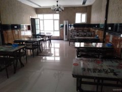 C5896店面转让 位于五家渠长征西街青湖尚城门口