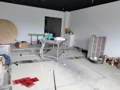 C5922店铺转让 位于昌吉市商城路美居建材城对面枫叶广场