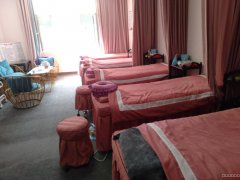 C5964店面转让 位于昌吉市乌伊西路亚中服装街附近