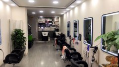 C6016新民路美食街对面美发店转让