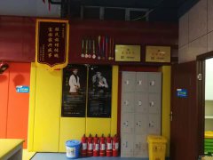 C6131店面出租 位于北京路与塔城路交叉路口