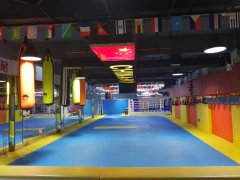 C6131店面出租 位于北京路与塔城路交叉路口