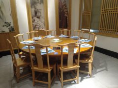 C6149店面转让 位于昌吉市南公园西路繁华地段