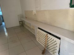 C6200店面出租 位于昌吉市北京北路市二中对面宁合家园