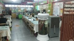 C6294昌吉州阜康市树军美食街餐饮一条街营业中香麦儿快餐店