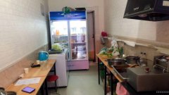 C6324体育馆路南三巷24号小吃店转让