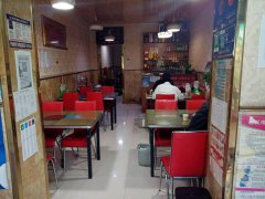 C6387水磨沟区南湖北路宏怡花园大门口临街彭二娃川菜馆转让