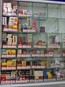 C6469昌吉市延安南路金水小区门口营业中商店转