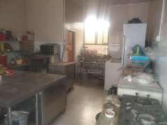 C6513店面出租 位于昌吉市建国西路五彩新城小区北门