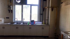 C6557龙河南路海华美食街餐厅出租