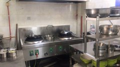 C6595米东区云鼎大观二期餐厅转让