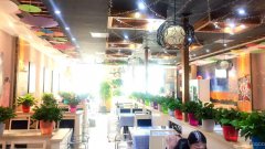 C6646友好花园三期208平餐厅10万转