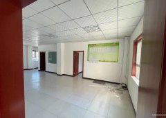 C6327店铺出租 位于昌吉市青年南路华中美地对面店铺