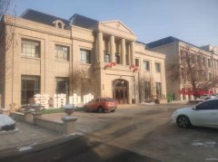 C6727店铺出租 位于昌吉市健康西路龙湖湾小区门口