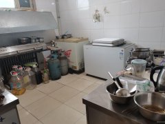 C6827店铺出租出售 位于昌吉市呼图壁县东风大街