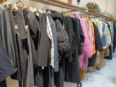 C6870店面转让 位于昌吉市中山路枫叶广场内服装店