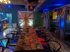 C6946店面转让 位于昌吉市长宁南路江南小镇附近