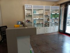 C7018店面转让 位于乌市西外环路昊元上品附近