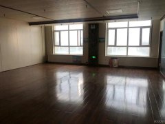 C7150青年南路乐活小镇二楼整层出租（房东直租）