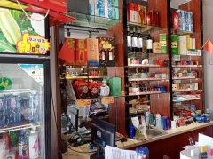 C7179建国西路鸿都大酒店旁小区汽车出口处乐购便利店转