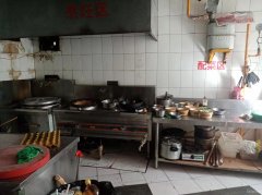 C7181健康西路临街11年快餐老店营业中转让（拌面炒面大盘