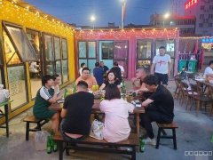 C7190阿勒泰路山居小区餐饮转让