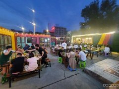 C7190阿勒泰路山居小区餐饮转让