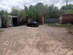 C7283昌吉市红旗路北公园后门临街院内厂房带住宅楼出租