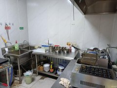 C7305店面转让 位于昌吉市建国东路城建步行街