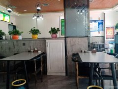 C7346头屯河区五一农场安屯西街临街营业中餐饮旺铺转让