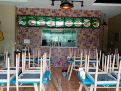 C7372长宁南路特变森林花园公交车站旁营业中抓饭店转