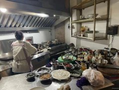 C7408延安南路转盘处公园旁营业中餐饮烧烤旺铺急转