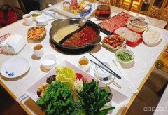 C7456店面转让 位于昌吉市延安北路临街餐饮旺铺