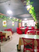 C7467店面转让 位于昌吉市青年南路和畅园小区门口