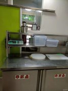 C7482乌伊东路加油站对面带院子烧烤快餐店转让