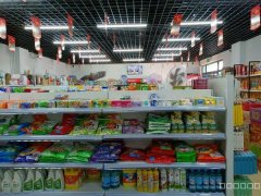 C7529店面转让 位于阜康市博峰路公园六号二期