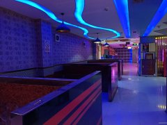 C7603商铺出租 位于阜康市新城花园西侧临街