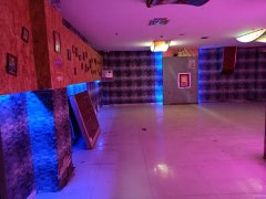 C7603商铺出租 位于阜康市新城花园西侧临街