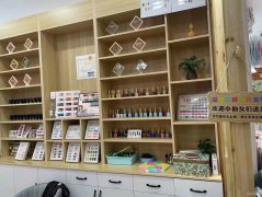 C7621昌吉世纪大道友好商场负一楼美容美甲店低价转让