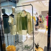 C7626飞马营业中女装店转让