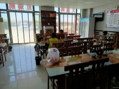 C7627店面转让 位于阜康市鑫三角工业园区